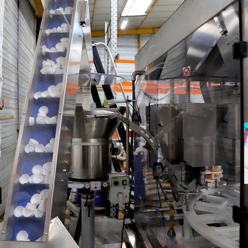 chaine bouchage - bottle capping system
